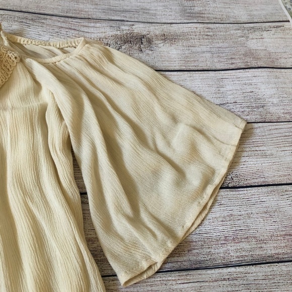 Lulu's Cold Shoulder Shift Crochet Dress Size S - Picture 6 of 8